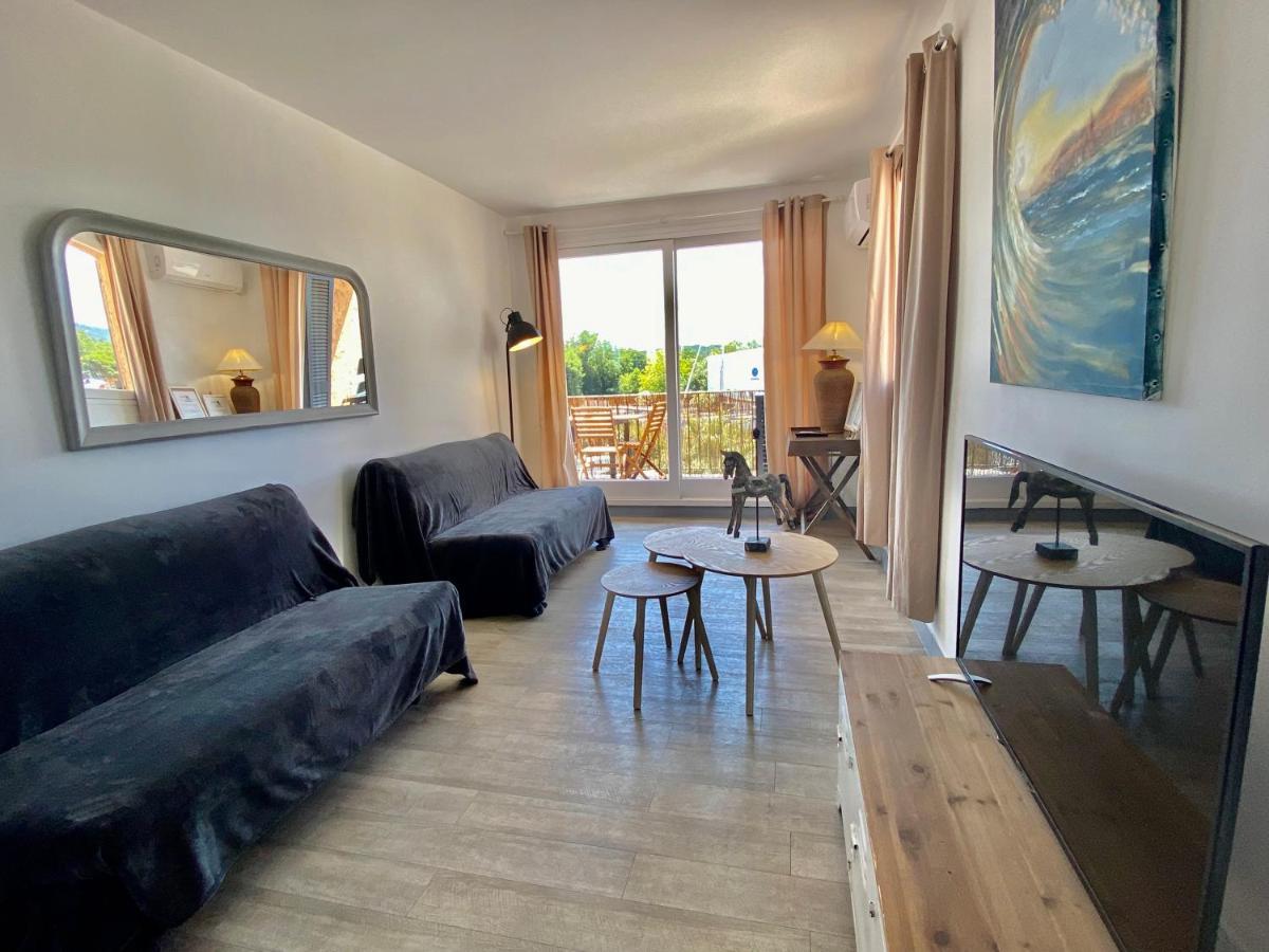 Appartamento Les marines, 2min Plage, accès direct port Cogolin Esterno foto